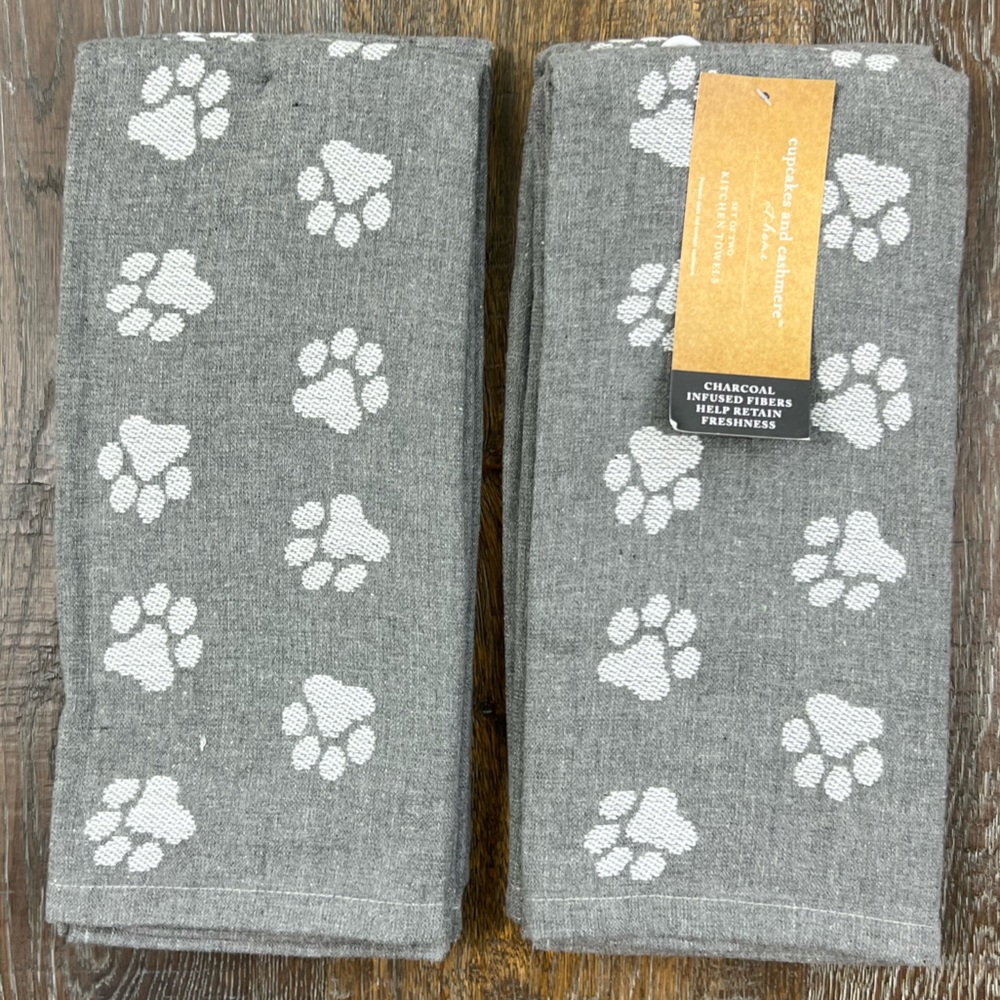 Cupcakes & Cashmere - ‘Paw Prints - gray’ dish towels (2). NWT Last one!